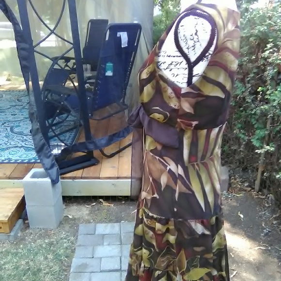 Gorgeous dress in brown's & greens by connected - Picture 4 of 8